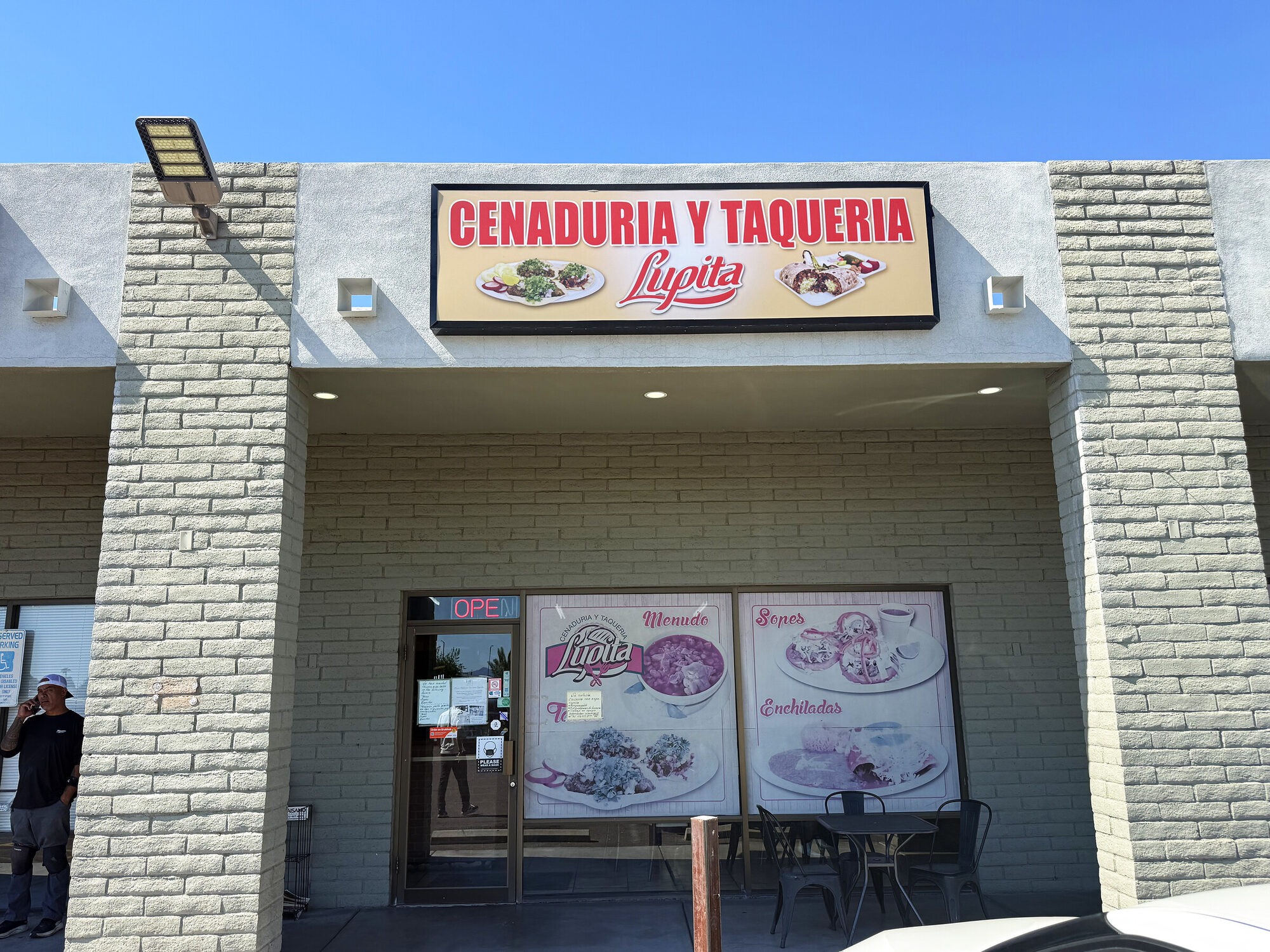 Cenaduría y Taquería Lupita storefront on N 32nd St, Phoenix