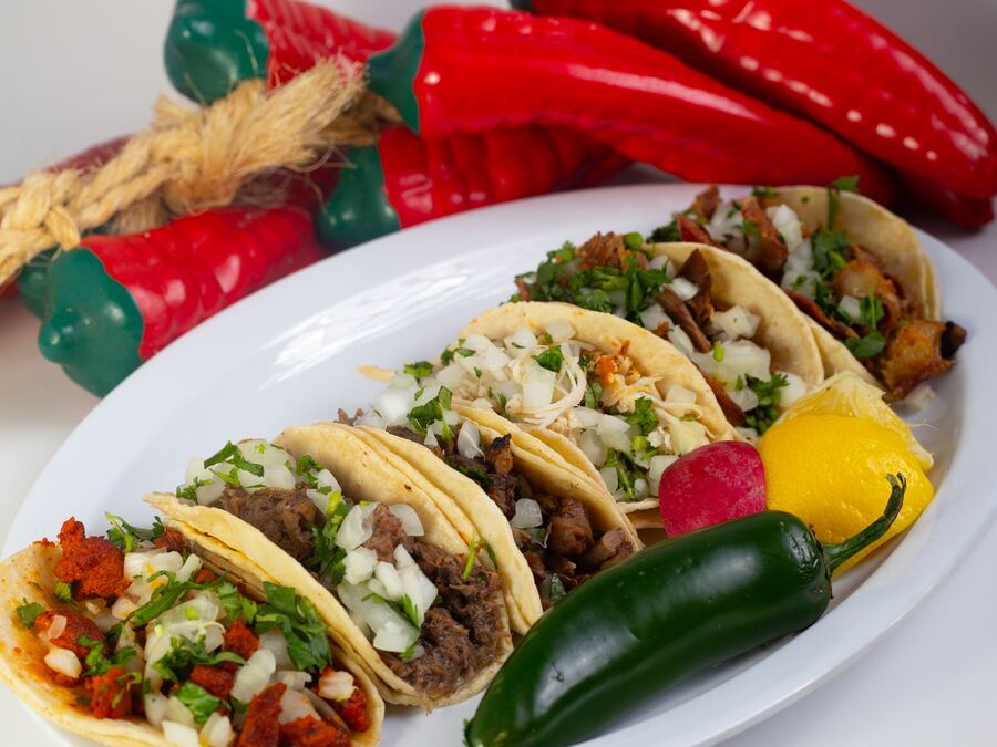 Martes · Mini Tacos